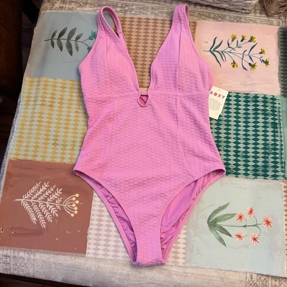 Roxy
Juniors' Haleiwa Plunge-Neckline One-Piece Swimsuit - Picture 4 of 8